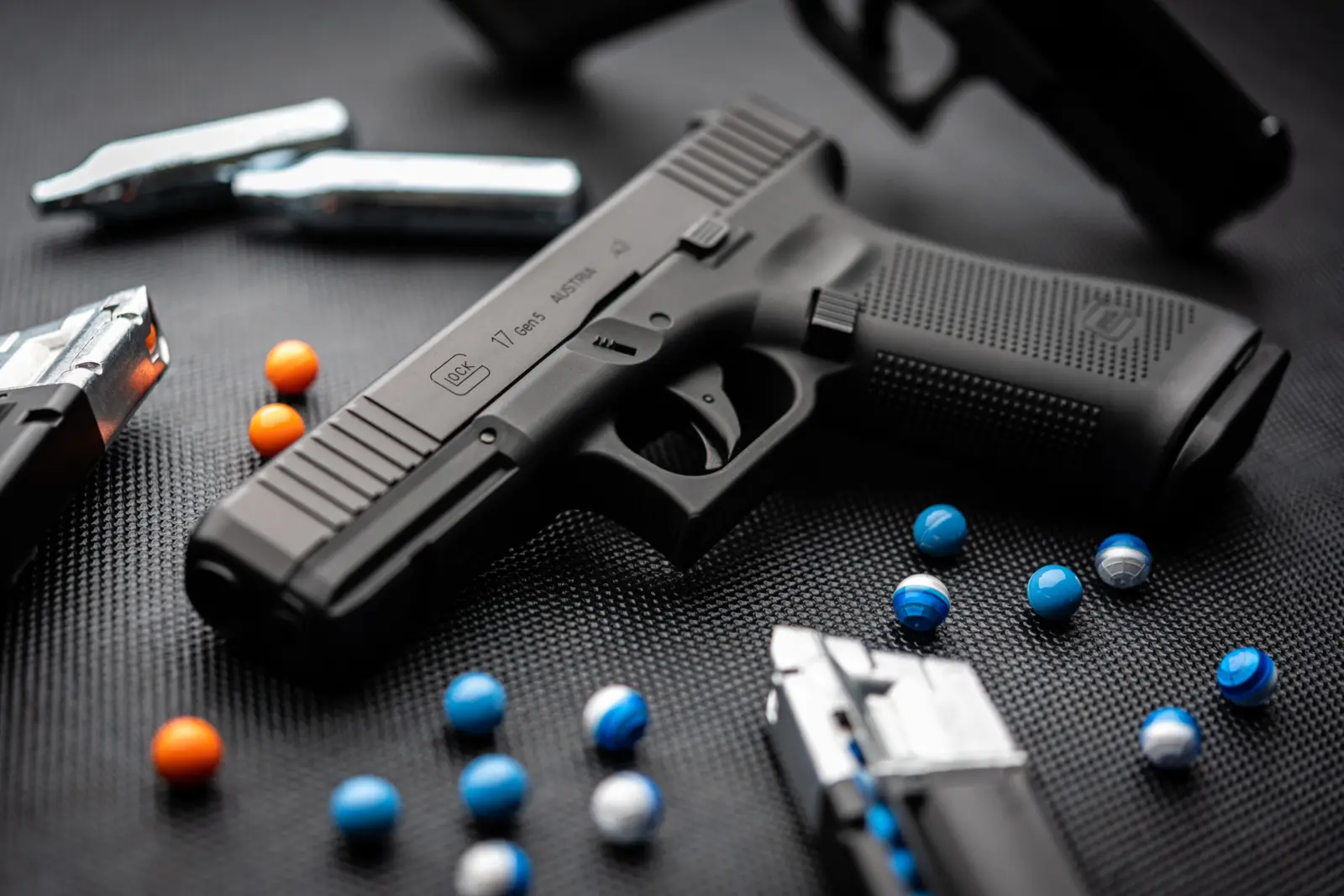 T4E GLOCK G17 GEN 5 PAINTBALL MARKER -.43 CAL-BLACK 8 T4E GLOCK G17 GEN 5 PAINTBALL MARKER -.43 CAL-BLACK — Gallery image 8