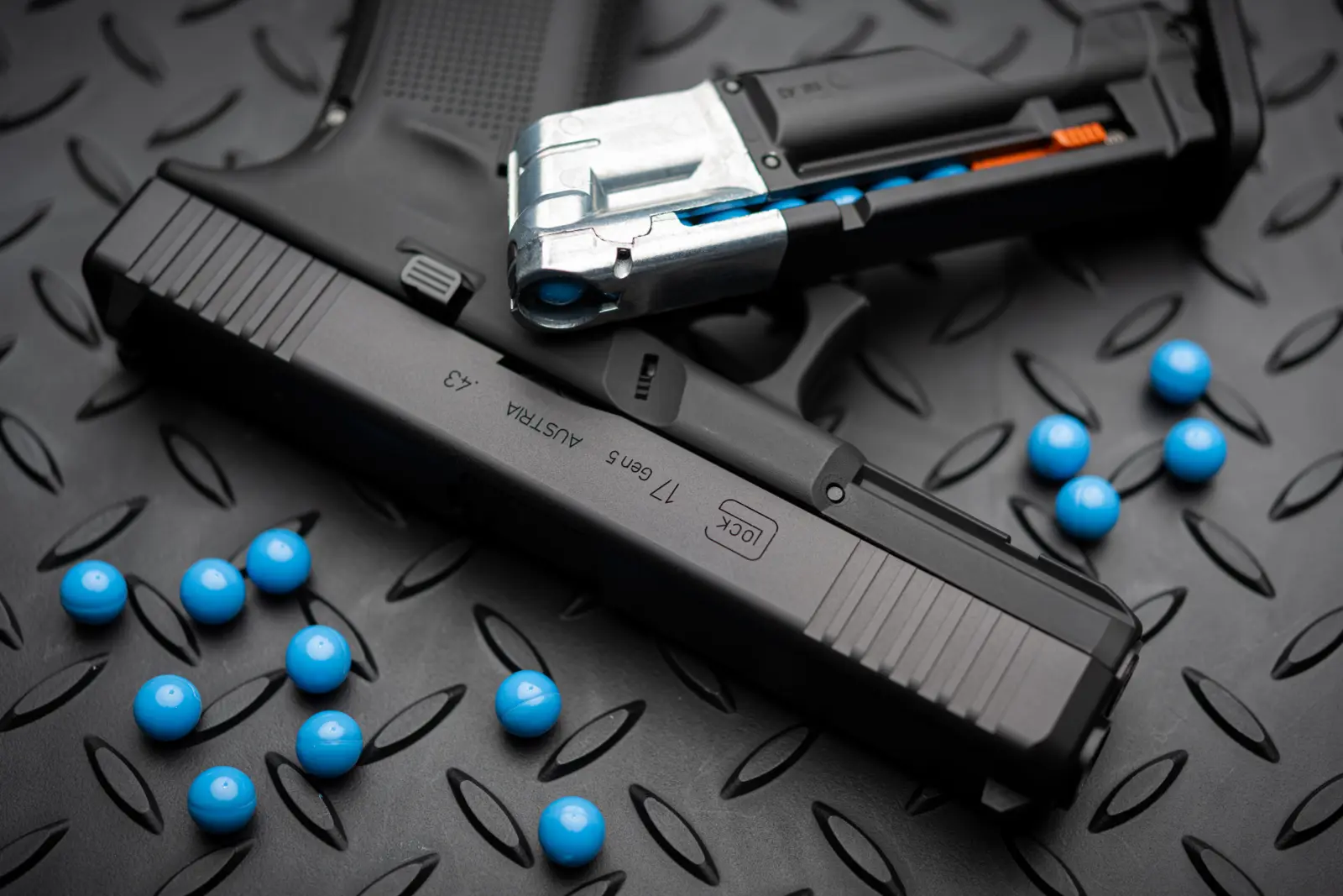 T4E GLOCK G17 GEN 5 PAINTBALL MARKER -.43 CAL-BLACK 13 T4E GLOCK G17 GEN 5 PAINTBALL MARKER -.43 CAL-BLACK — Gallery image 13
